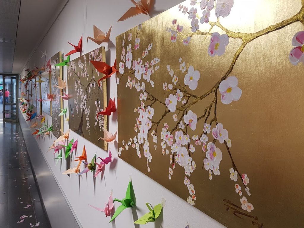 Japanische Kirschblütenmalerei auf Blattgold