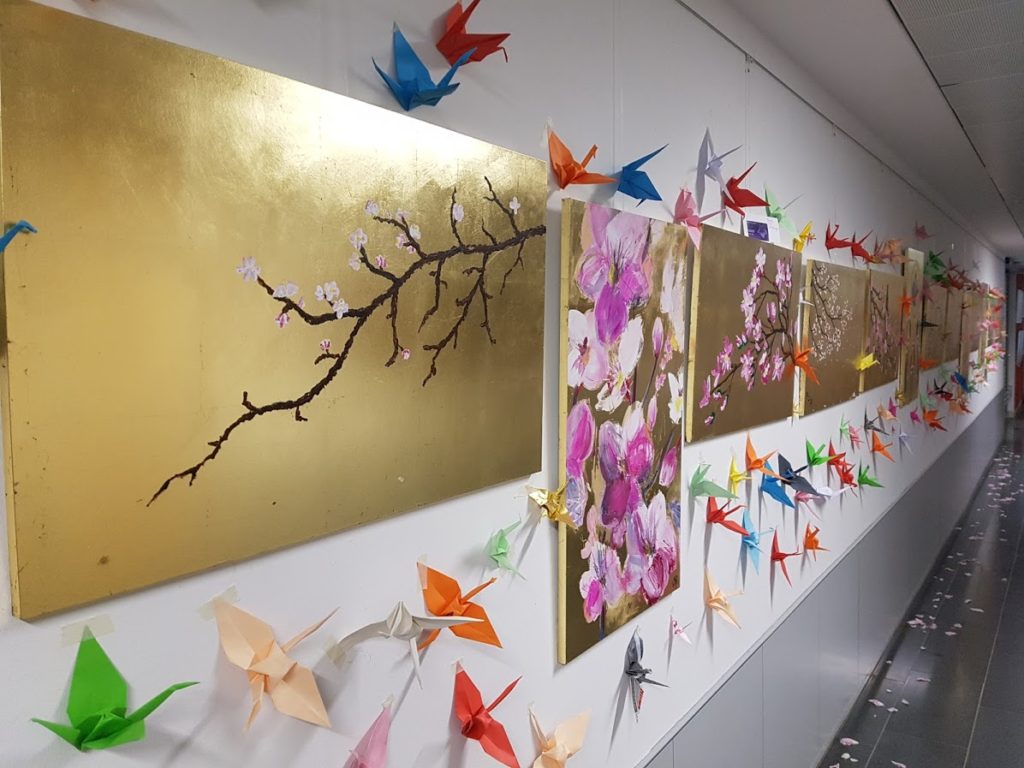 Japanische Kirschblütenmalerei auf Blattgold