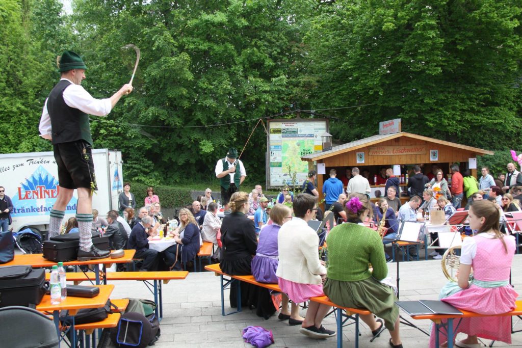 Goasslschnalzer beim Kreuzmarkt Isen