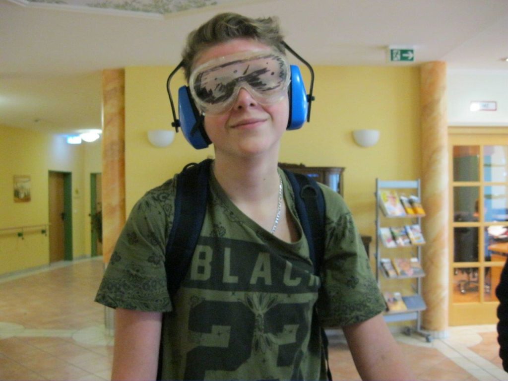 Mittelschüler der 7. Klasse im Seniorenzentrum Isen