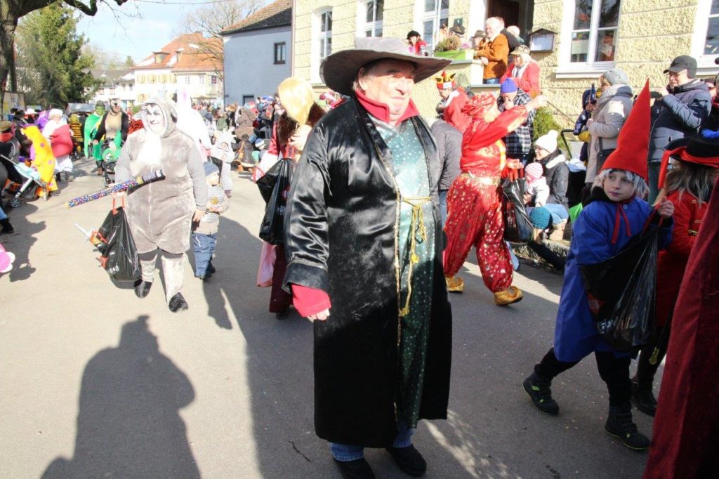 Auch die Besucher hatten Ihren Spaß - Faschingszug Isen 2018