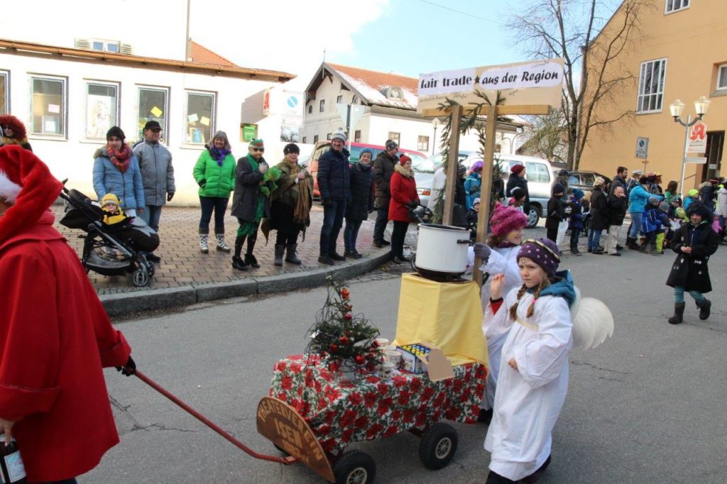 Fairtrade gibts beim Theaterverein Isen beim Faschingszug 2018