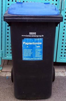 Blaue-Papier-Tonne-Isen