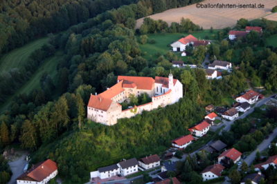 Schloss Burgrain von oben