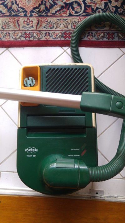 Vorwerk Staubsauger in Isen zu verschenken