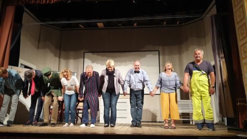 Honig im Kopf - Applaus auf die tollen Darsteller vom Theaterverein Isen