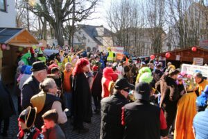 2023-02-21-Faschingsumzug-Isen-36-1