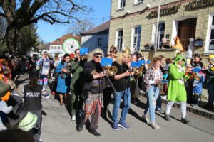 2023-02-21-Faschingsumzug-Isen-51-1