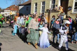 2023-02-21-Faschingsumzug-Isen-66-1