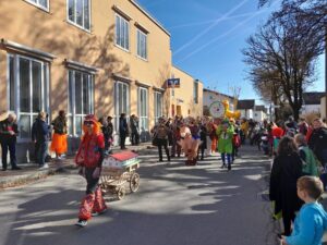 2025-03-04 Faschingsumzug Isen (38)