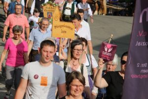 2025-06-18 Volksfesteinzug (365)