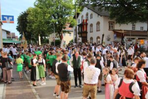 2025-06-18 Volksfesteinzug (37)