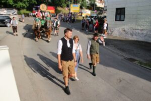 2025-06-18 Volksfesteinzug (383)