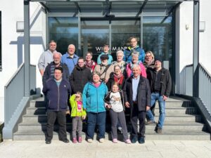 Kolping-Isen-Besichtigung-Wittmann-Gruppenfoto