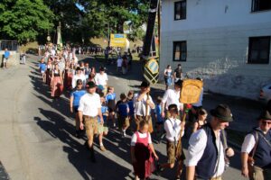 2026-05-25 Volksfesteinzug Isen (146)