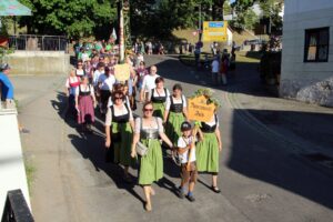 2026-05-25 Volksfesteinzug Isen (191)