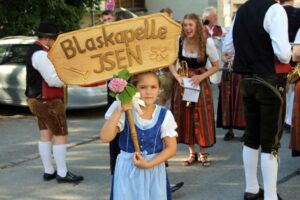 2026-05-25 Volksfesteinzug Isen (48)
