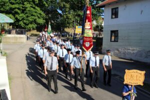 2026-05-25 Volksfesteinzug Isen (70)