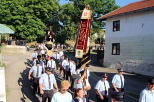 2026-05-25 Volksfesteinzug Isen (84)