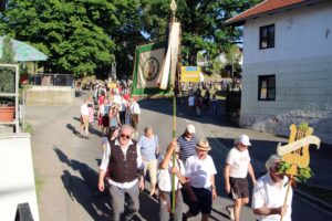 2026-05-25 Volksfesteinzug Isen (91)