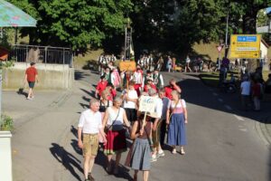 2026-05-25 Volksfesteinzug Isen (92)
