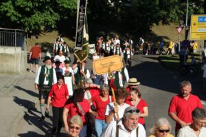 2026-05-25 Volksfesteinzug Isen (93)